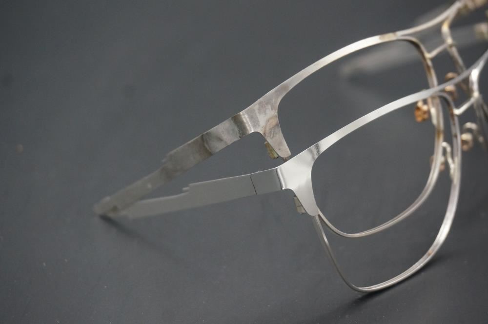 Comparison of polished metal eyeglass frames